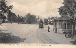 Melun            77        Place De La Gare . Chemin De Fer De Barbizon      N° 37        (voir Scan) - Melun