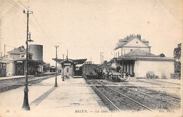 Melun            77           Intérieur  De La Gare . Train .     (voir Scan) - Melun