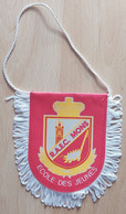 R.A.E.C. Mons Belgium Football Club soccer Fussball Calcio Futbol Futebol  PENNANT, SPORTS FLAG ZS 5/14 - Habillement, Souvenirs & Autres