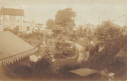 Melun  Ou Ivry Sur Seine  77 Carte Photo . On Y Voit Un Joli Jardin Des Promeneurs, Un Barnum, Fëte ?? (voir Scan) - Melun