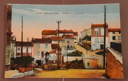 CPA  - SAINT JUST SUR LOIRE - PAYSAGE VILLAGE EN COULEURS - MONTEE DU CROUPILLON 1939 - Saint Just Saint Rambert