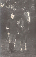 MILITARIA - Photographie D'un Militaire Et De Son Cheval -  Carte Postale Ancienne - Uniformen