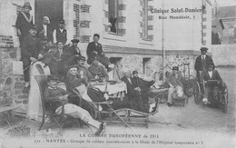 CPA 44 NANTES GROUPE DE SOLDATS CONVALESCENTS A LA FILIALE DE L'HOPITAL TEMPORAIRE N°3 / GUERRE - Nantes
