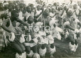 PHOTO BY LU SHIH TUNG (CHINA) POSTCARD NATIVE MEN BATUQUE MUSIC MOZAMBIQUE MOÇAMBIQUE AFRICA AFRIQUE CARTE POSTALE - Mozambique