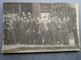 CPA Photo 69 Rhône 9è  LYON Quartier VAISE - Les Ouvriers Des Services Municipaux Devant Le Bistrot " Chez CANTIN " 1910 - Lyon 9