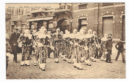 51332    Binche   Des Gilles  En  Costume  De  Matin - Binche