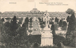 Potsdam Schloss Sanssouci Mit Den Terrassen Und Denkmal Friedrich D. Grossen - Potsdam