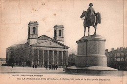 La Roche Sur Yon - L'église St Louis Et La Statue De Napoléon - La Roche Sur Yon