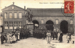 Carte POSTALE De DAMVILLERS - Place Gérard - Damvillers