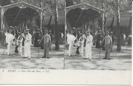 CPA VICHY 03 Vues Stéréoscopiques : Une Allée Du Parc - Stereoscope Cards