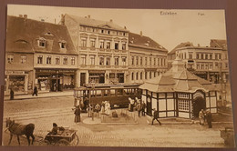 CPA EISLEBEN ALLEMAGNE TRAMWAY CHARRETTE CHEVAL PERSONNAGES PLACE 1913 - Eisleben