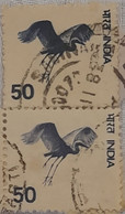 India BIRD - CRANE Definitive Stamp Used "TWO DIFFERENT SHADES" As Per Scan - Gebruikt