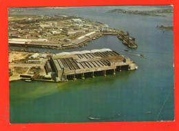 LORIENT - Le Port De Pêche Et La Base Sous-Marine - - Lorient