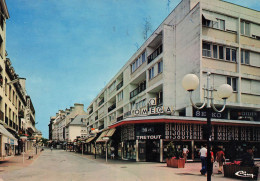 Lorient * Rue Piétonne * Magasin Commerce TRETOUT * Horlogerie Bijouterie OMEGA - Lorient