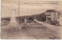 38 ROYBON  Le Carrefour Et Le Monument Aux Morts - Roybon