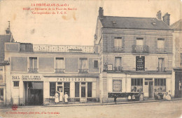 CPA 91 LA FERTE ALAIS / HOTEL ET PATISSERIE DE LA PLACE DU MARCHE / CORRESPONDANT DU T.C.F. - La Ferte Alais