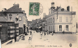 Montereau          77       La Rue  Grande. Horloge. Campanile    N°36 (voir Scan) - Montereau