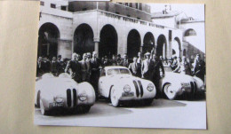 RIPRODUZIONE  FOTOGRAFIA   MILLE  MIGLIA  1940   BMW 328  +  FOTO   ORIGINALE  STESSA  AUTO   MILLE  MIGLIA  2000 - Car Racing - F1