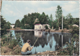 AIRVAULT. Moulin De La Cosse. Pêcheur à La Ligne - Airvault