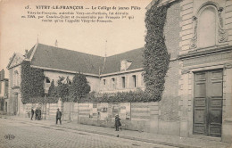 Vitry Le François * Rue Et Le Collège De Jeunes Filles * école - Vitry-le-François