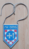 NK Omis Croatia Football CLUB Soccer Fussball Calcio Futbol Futebol PENNANT, SPORTS FLAG ZS 4/8 - Habillement, Souvenirs & Autres