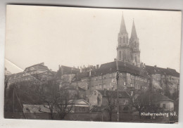 C5984) KLOSTERNEUBURG - NÖ - Sehr Alte FOTO AK - Häuser Im Vordergrund - Klosterneuburg