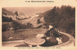 Belle Ile En Mer * Mme Sarah BERNHARDT Assise à La Terrasse De Son Château * Artiste Sarah Bernhardt - Belle Ile En Mer