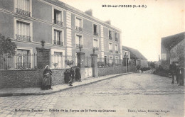 CPA 91 BRIIS SOUS FORGES / MAISON DU DOCTEUR / ENTREE DE LA FERME DE LA PORTE DE CHARTRES - Briis-sous-Forges