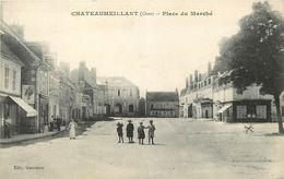 CHATEAUMEILLANT - Place Du Marché. - Châteaumeillant