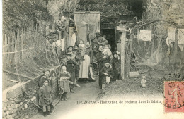 CPA Dieppe , Habitation De Pêcheur Dans La Falaise - Dieppe