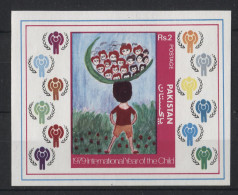 Pakistan - 1979 Year Of The Child Block MNH__(TH-21737) - Pakistan