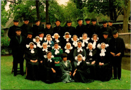 Netherlands Giethoorn Local Dancers In Traditional Costume - Giethoorn