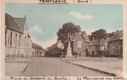 Templeuve * La Place Du Général De Gaulle Et Le Monument Aux Morts - Autres & Non Classés