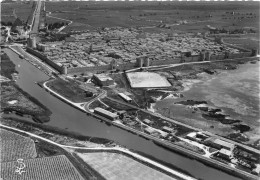 30-AIGUES-MORTES- VUE GENERALE AERIENNE - Aigues-Mortes