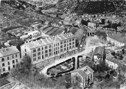 30-SAINT-HIPPOLYTE-DU-FORT- LA CASERNE AU FOND LE VIADUC VUE DU CIEL - Autres & Non Classés