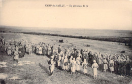 MILITARIA - CAMP DE MAILLY - En Attendant Le Tir - Carte Postale Ancienne - Casernas