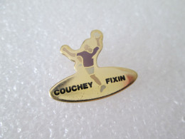 PIN'S    SPORT  HANDBALL  COUCHEY  FIXIN - Handbal