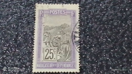 MADAGASKAR---  -1922-30-     25C   USED- - Used Stamps
