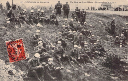 MANOEUVRES - L'Infanterie En Manoeuvre - Un Coin De Grand'Halte - En Attendant Le " Jus " - Carte Postale Ancienne - Maniobras