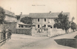 Agon * Route Et école Des Filles Du Village - Other & Unclassified