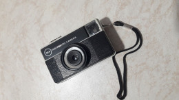 .56 X KODAK INSTAMATIC Παλαιά φωτογραφική μηχανή. Χώρα Κατασκευής  Ηνωμένο Βασίλειο.  (Δεν γνωρίζω αν λειτουργεί καλα?). - Appareils Photo