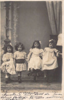 ENFANTS - Danses Enfantines - Petites Filles Dansent Auprès D'un Piano - Carte Postale Ancienne - Groepen Kinderen En Familie