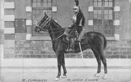 UNIFORMES - CUIRASSIERS - Un Cavalier D'Escorte - Carte Postale Ancienne - Uniforms