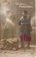 PATRIOTIQUES - Soldat Pense à Une Femme Alsacienne- Carte Postale Ancienne - Heimat