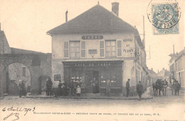 CPA 91 BALLANCOURT / ANCIENNE PORTE DE FERME / GRANDE RUE DE LA GARE / TABAC / CAFE DE PARIS - Ballancourt Sur Essonne
