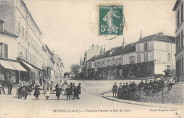 CPA 91 BIEVRES / PLACE DU MARCHE / RUE DE PARIS / MAIRIE / ENFANTS - Bievres