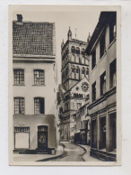 4040 NEUSS, Strassenpartie, Sankt Quirin, DKV Deutscher Kunst Verlag, Kl. Druckstelle - Neuss