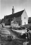 Locronan * Vue Sur La Chapelle Notre Dame De Bonne Nouvelle Et Sa Fontaine * Lavoir Laveuses - Locronan