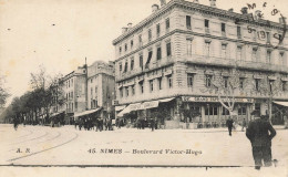 Nîmes * Le Boulevard Victor Hugo * Grand Café De La Bourse - Nîmes