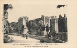 Lussac Les Château * Route * Les Piles Du Pont De L'ancien Château Féodal * Vue Prise Au Pied Des Remparts De La Ville - Lussac Les Chateaux